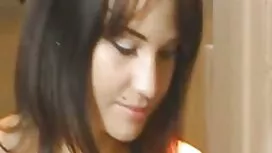 دو دختر سفید تمایل ب ...