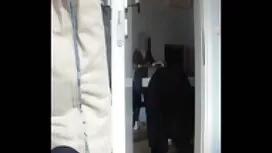 عکاس یک مدل را نشان  ...